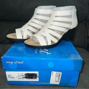 Easy Street Women's 6.5 amaze region Strappy White sandals Heels
